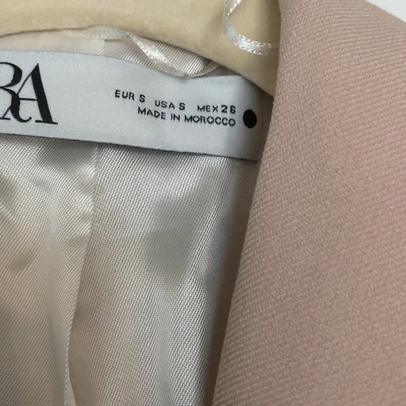 COPY - Brand new and never ever worn Beige Pink Zara Straight Cut Feather Blaze…